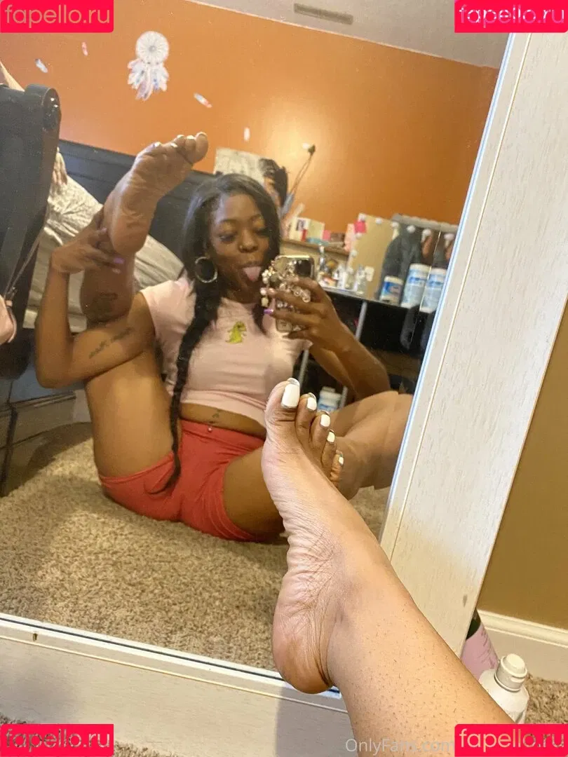Carameltoesz Onlyfans Photo Gallery 