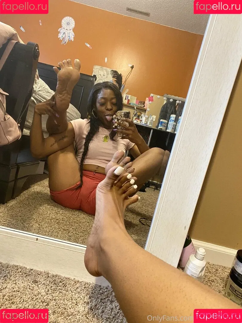 Carameltoesz Onlyfans Photo Gallery 