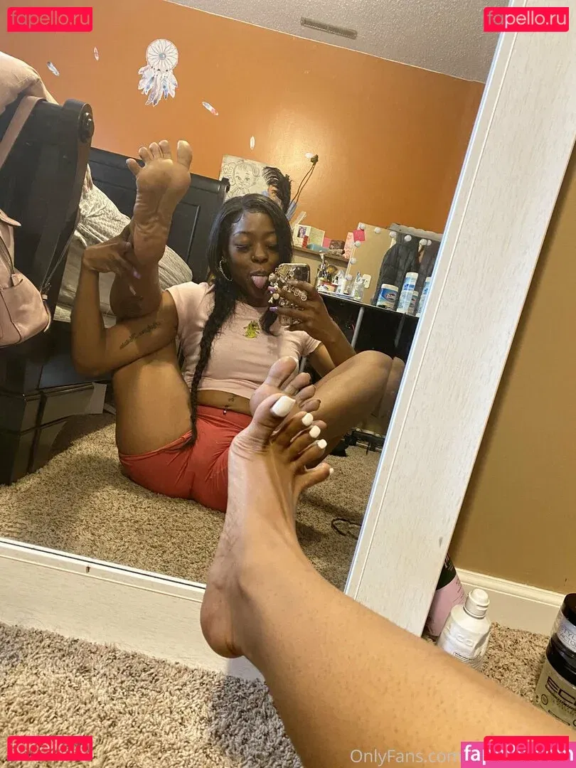 Carameltoesz Onlyfans Photo Gallery 