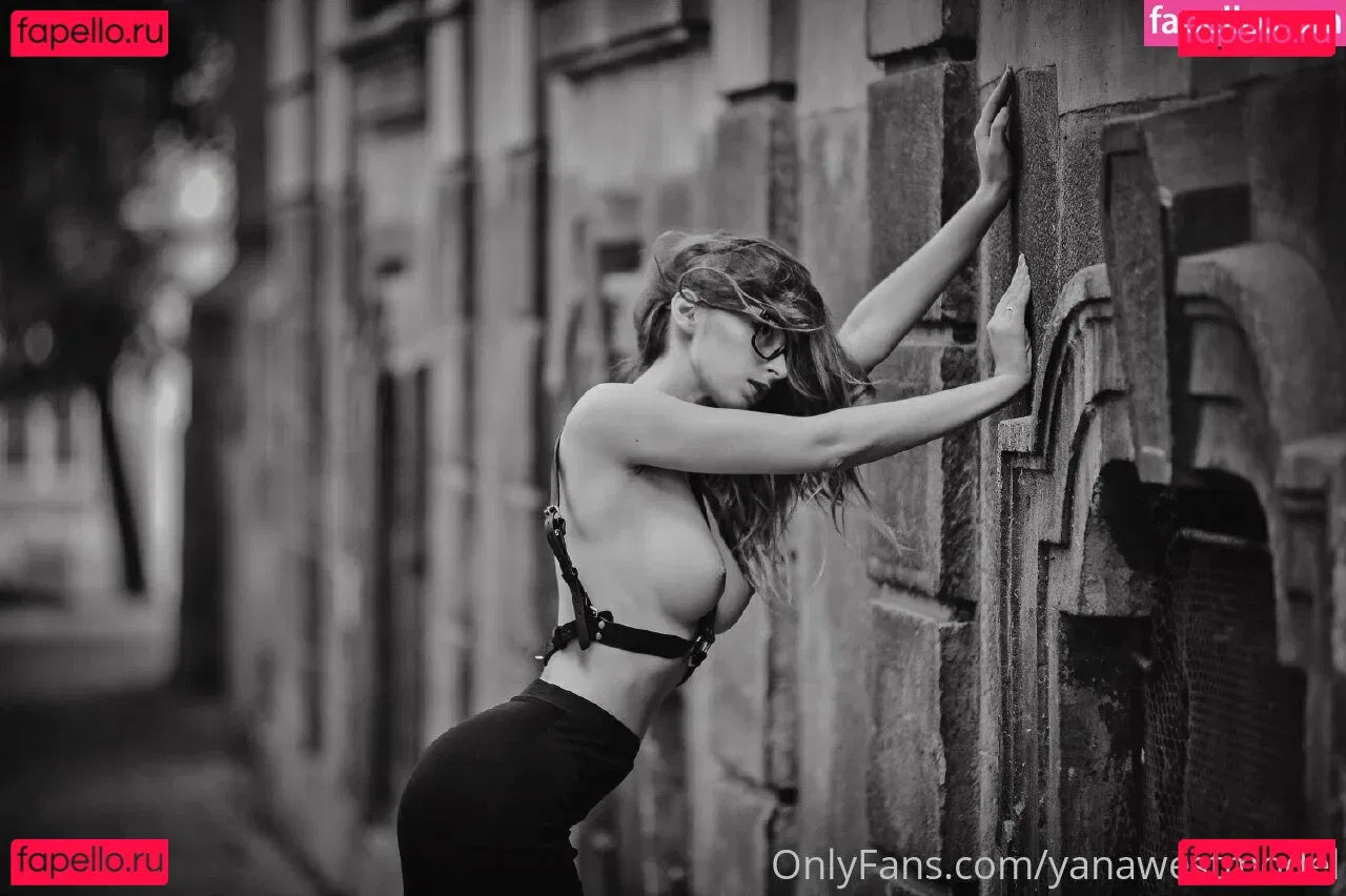 Yana West Onlyfans Photo Gallery 