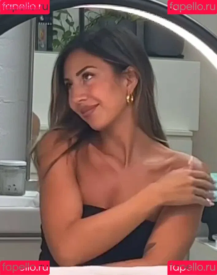 Bernadette Seno Onlyfans Photo Gallery 