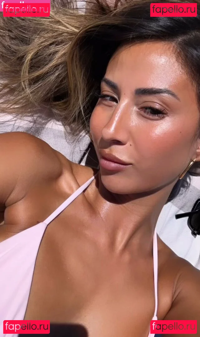 Bernadette Seno Onlyfans Photo Gallery 