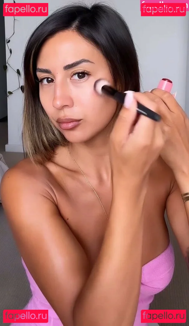 Bernadette Seno Onlyfans Photo Gallery 