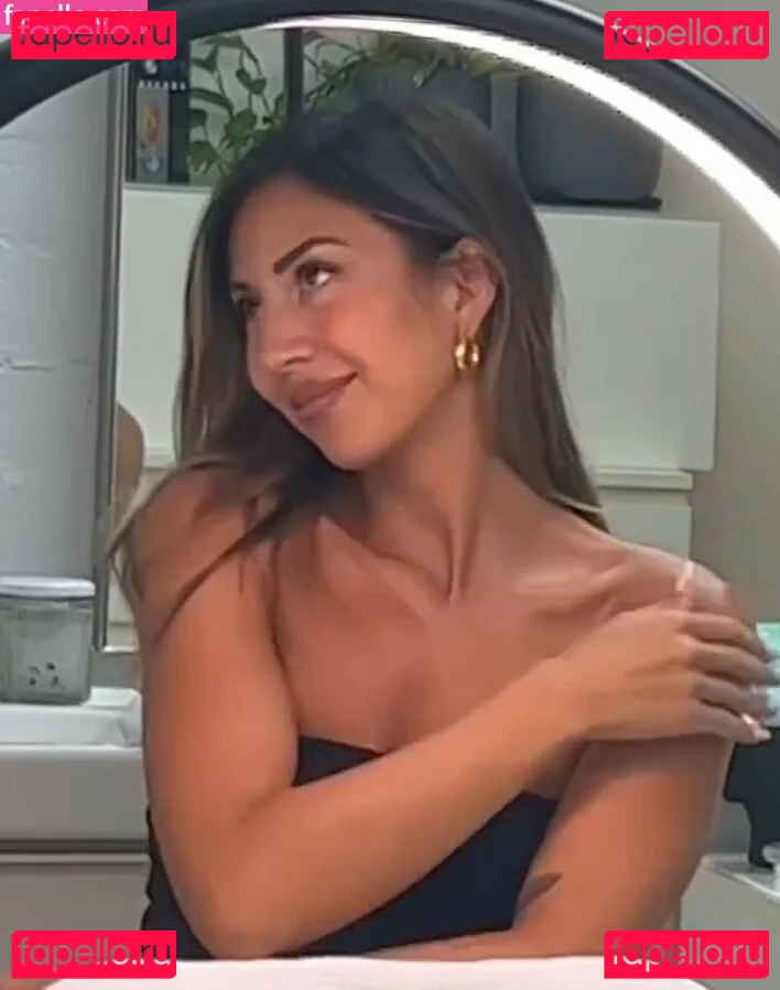 Bernadette Seno Onlyfans Photo Gallery 