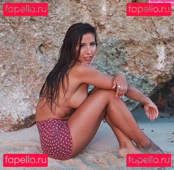 Bernadette Seno Onlyfans Photo Gallery 