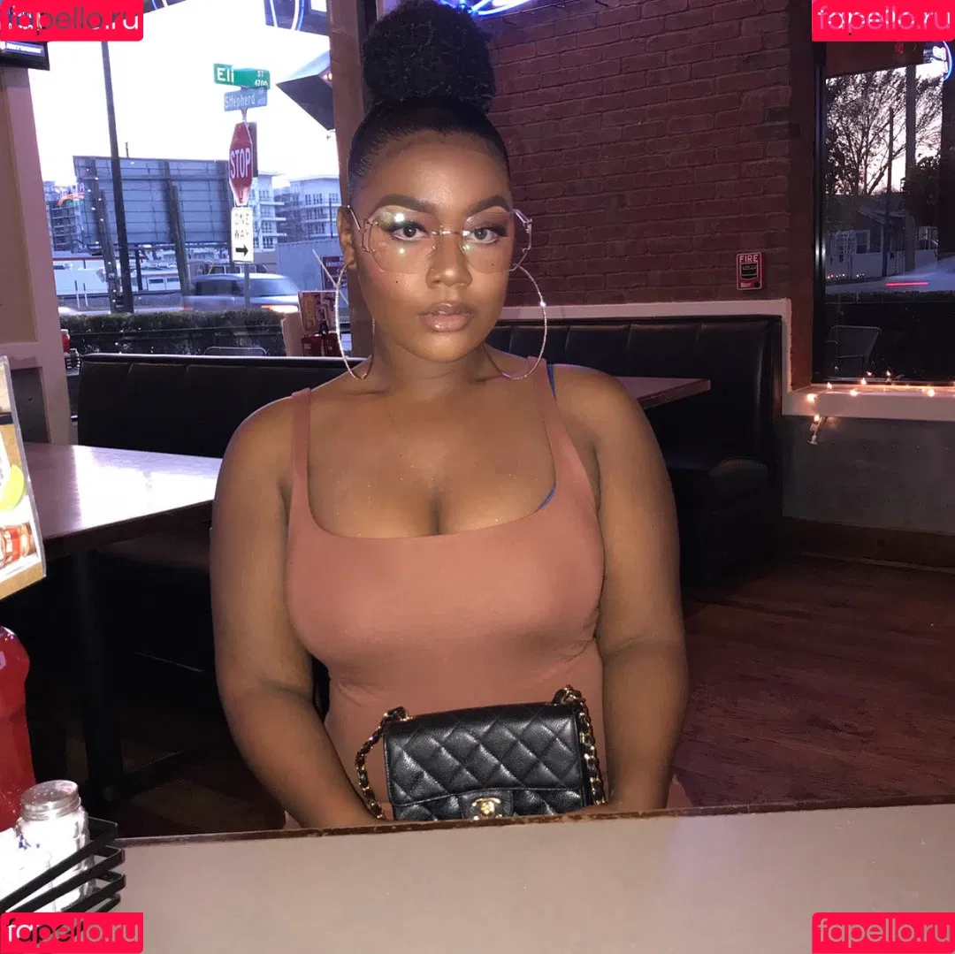 Miracle Watts Onlyfans Photo Gallery 