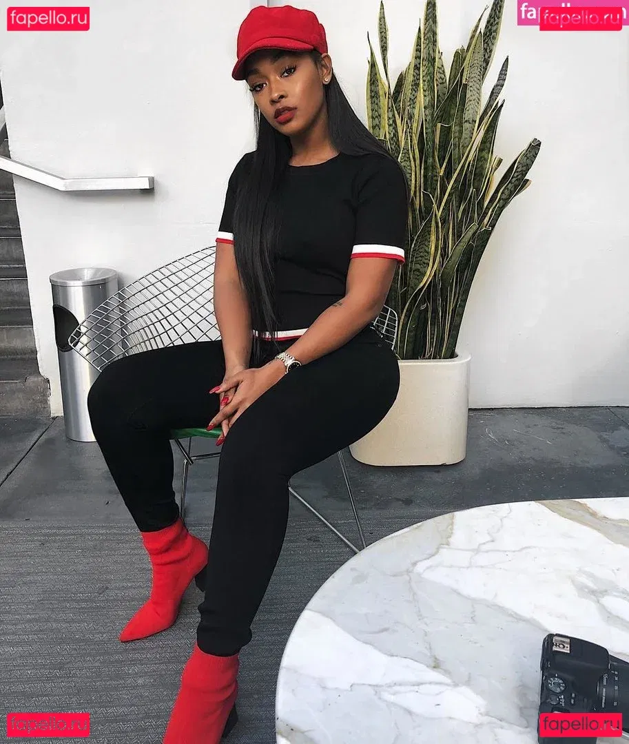 Miracle Watts Onlyfans Photo Gallery 