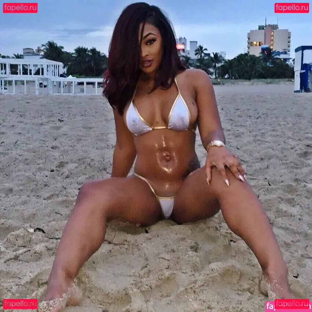 Miracle Watts Onlyfans Photo Gallery 