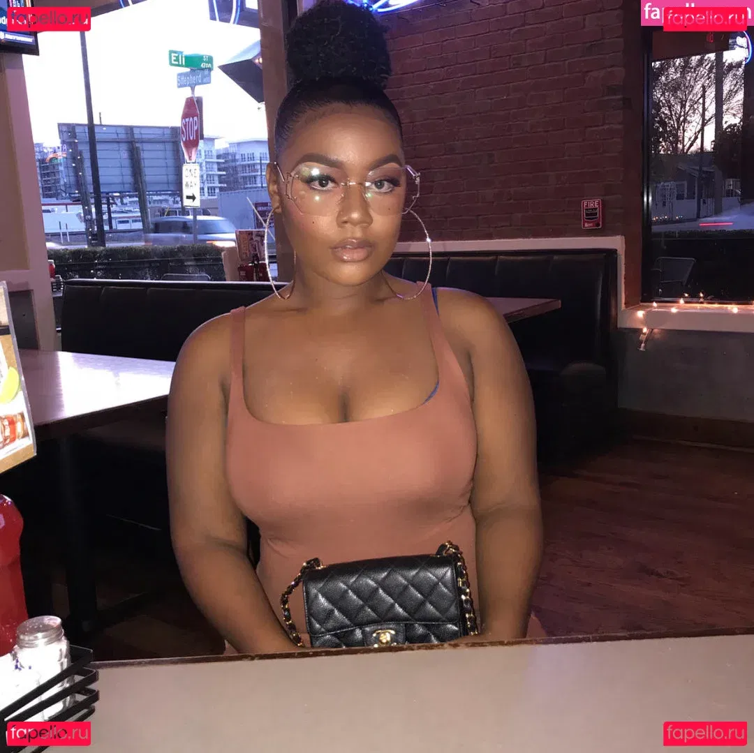 Miracle Watts Onlyfans Photo Gallery 