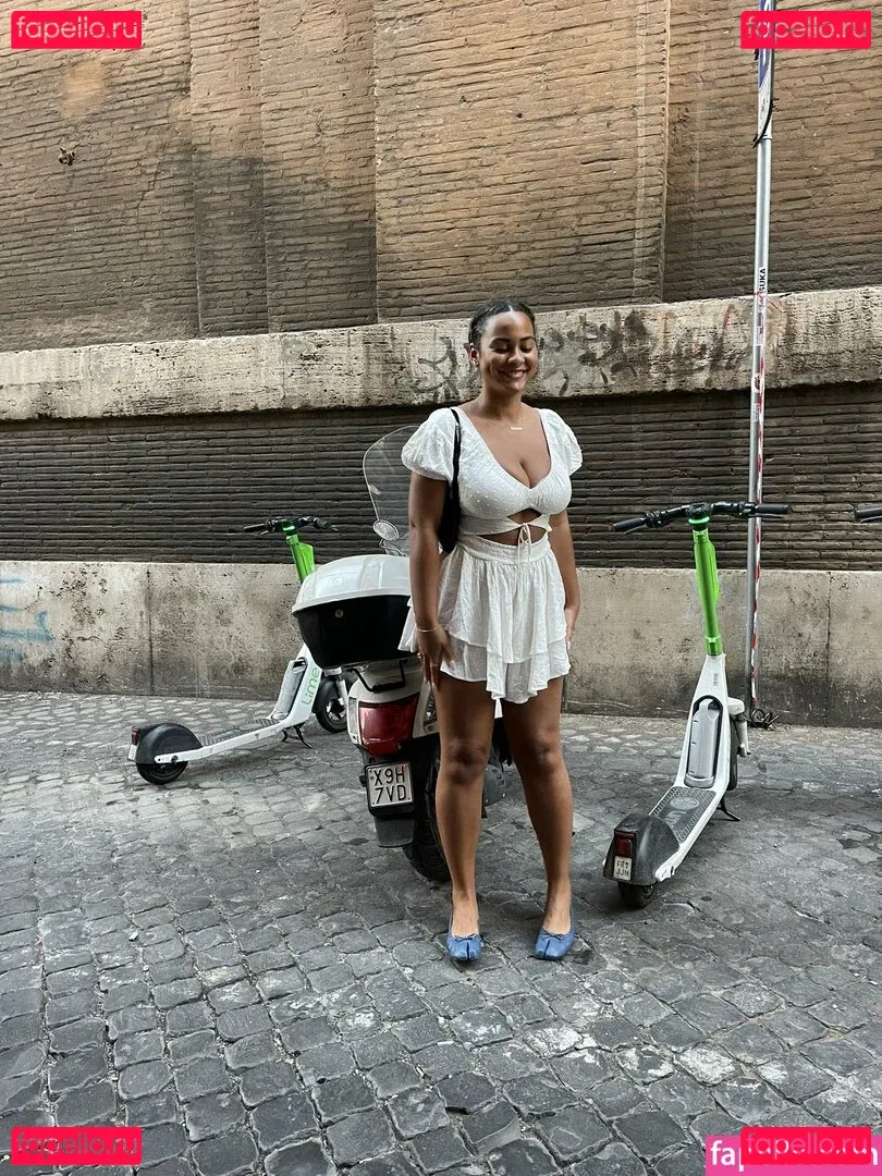 Raina Morris Onlyfans Photo Gallery 