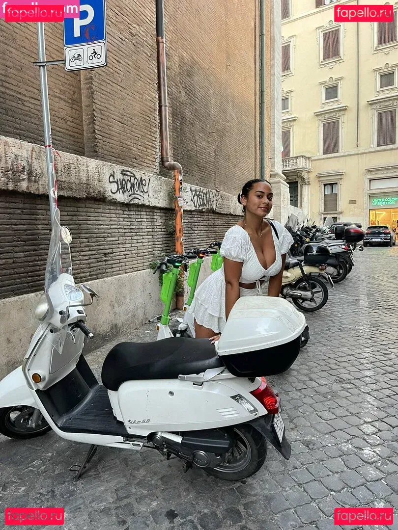 Raina Morris Onlyfans Photo Gallery 