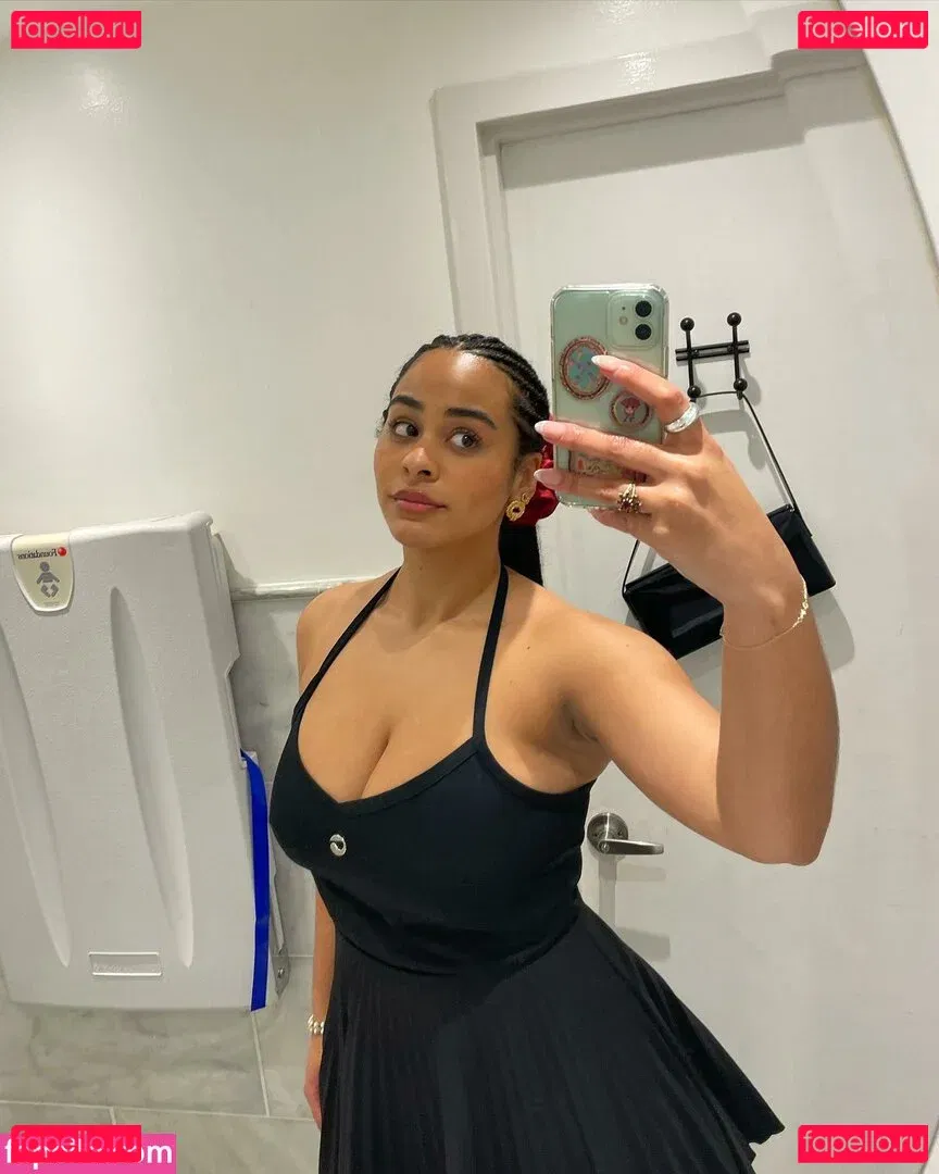 Raina Morris Onlyfans Photo Gallery 