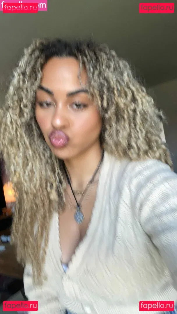 Raina Morris Onlyfans Photo Gallery 