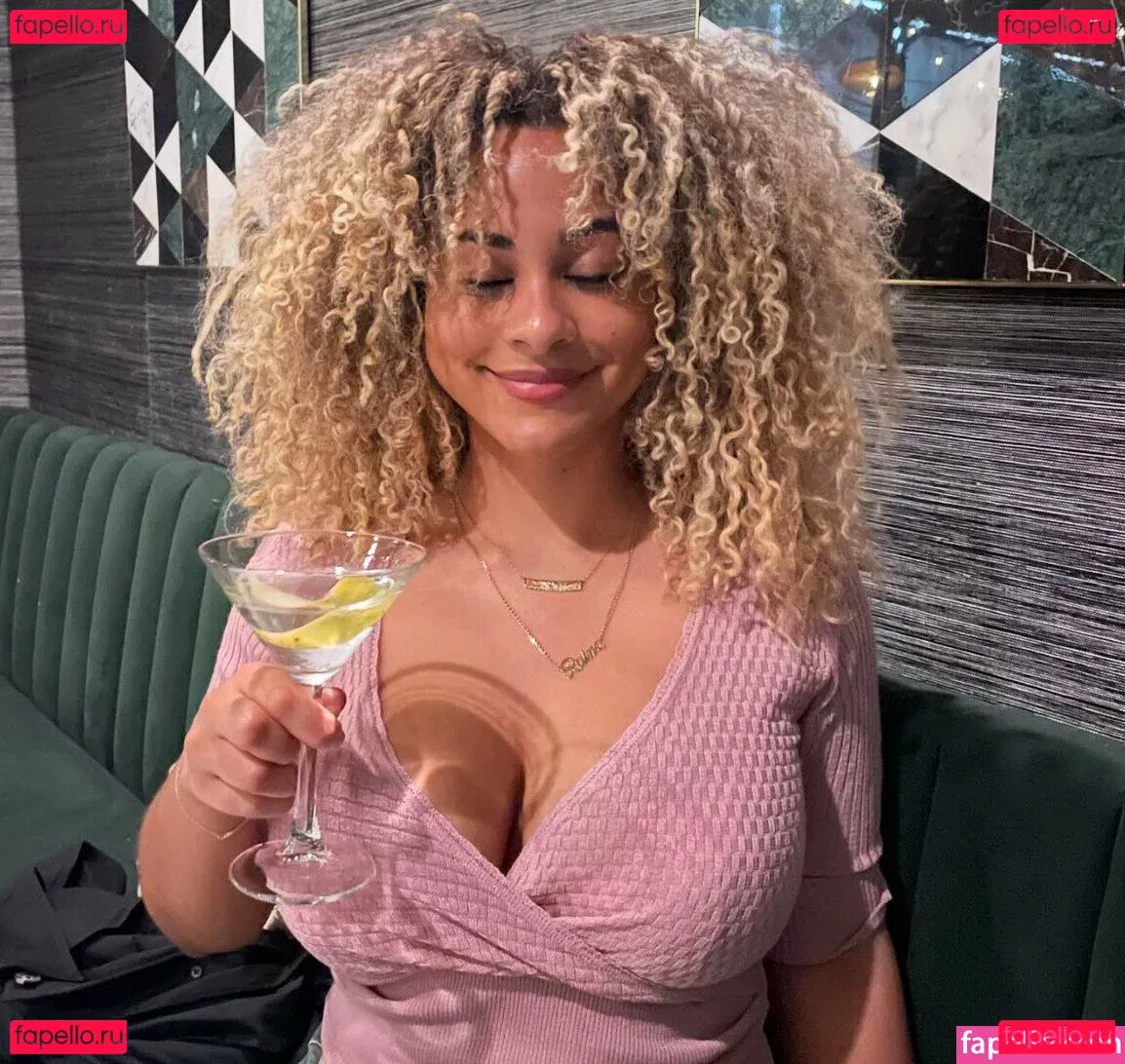 Raina Morris Onlyfans Photo Gallery 