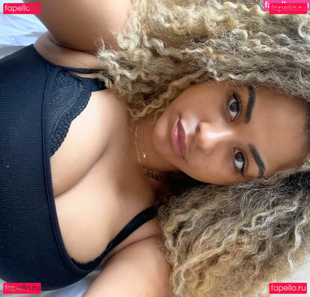 Raina Morris Onlyfans Photo Gallery 