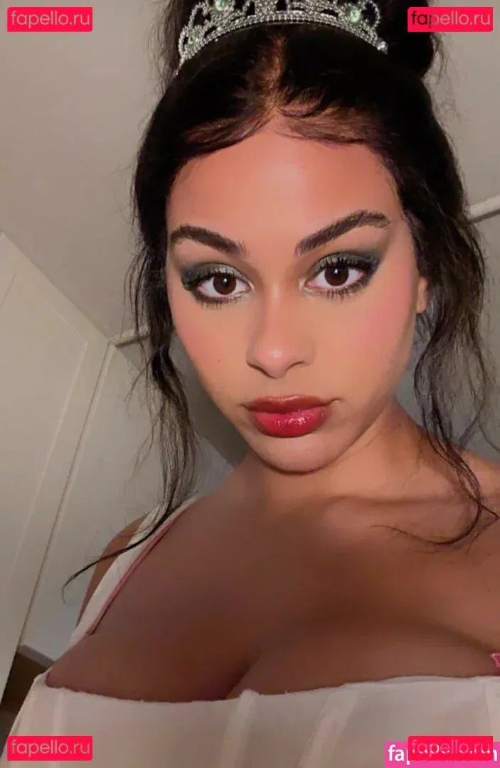 Raina Morris Onlyfans Photo Gallery 