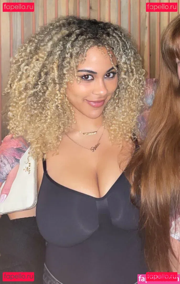 Raina Morris Onlyfans Photo Gallery 