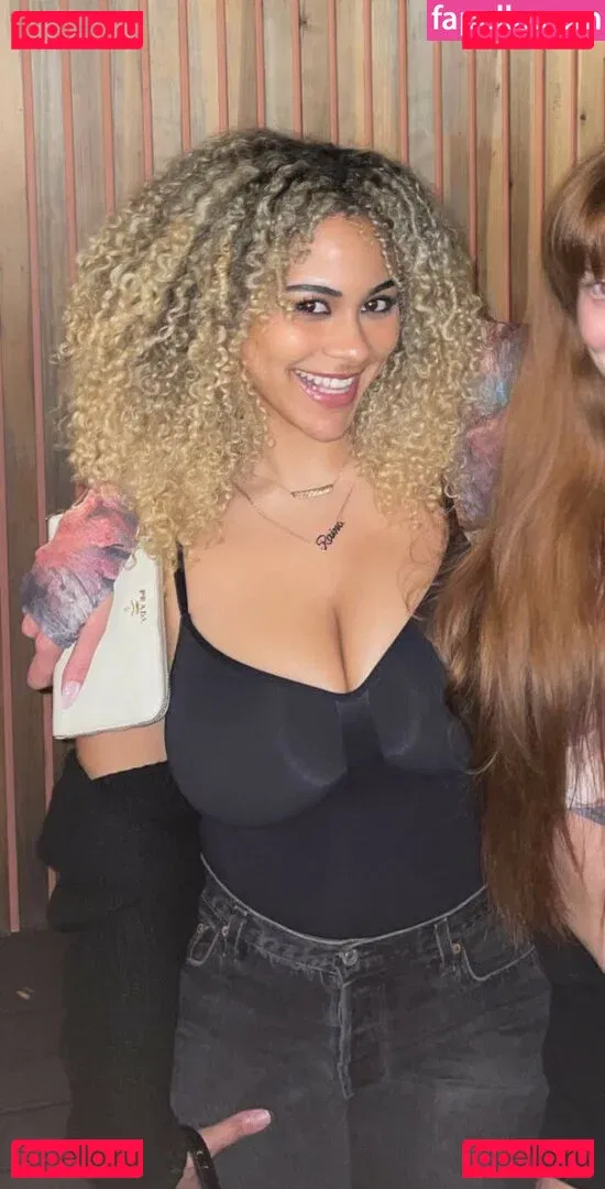 Raina Morris Onlyfans Photo Gallery 