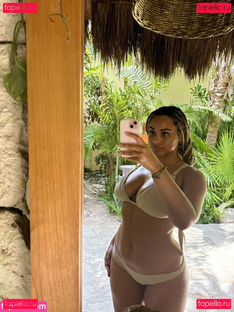 Raina Morris Onlyfans Photo Gallery 