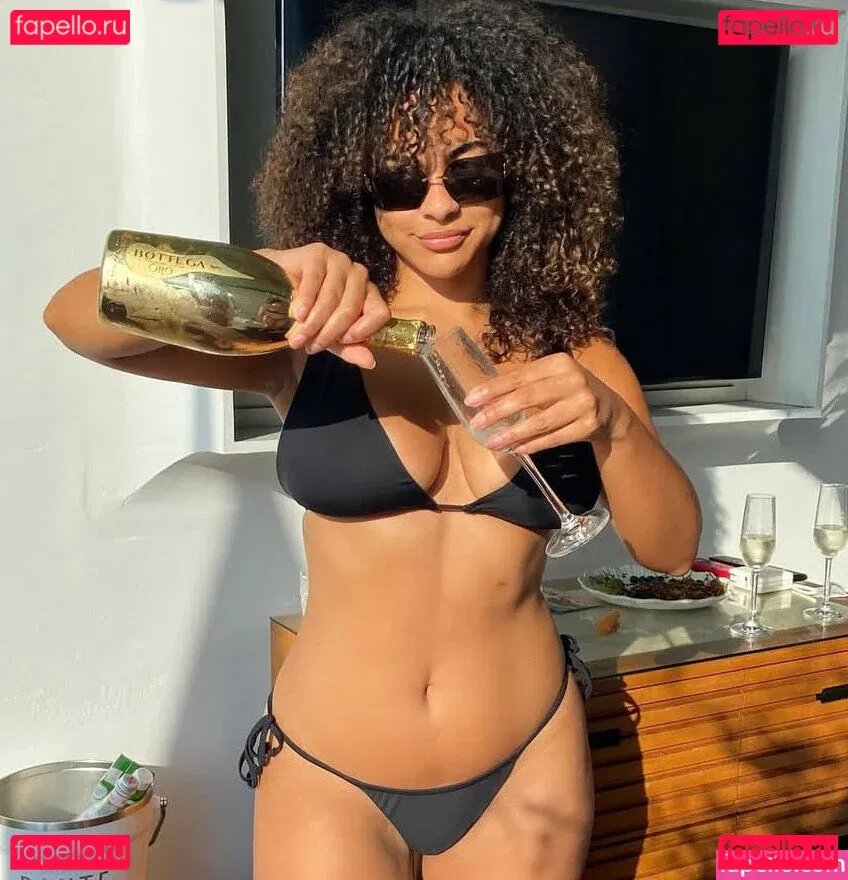 Raina Morris Onlyfans Photo Gallery 