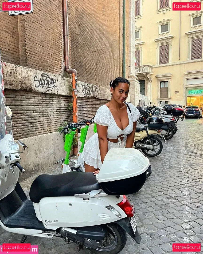 Raina Morris Onlyfans Photo Gallery 