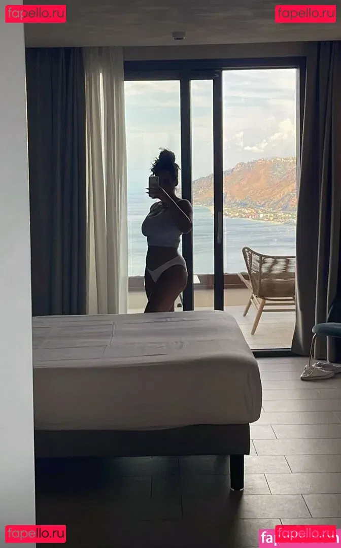 Raina Morris Onlyfans Photo Gallery 