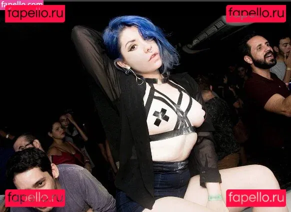 Kahsanoni Onlyfans Photo Gallery 