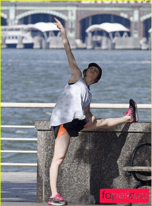 Ellie Kemper Onlyfans Photo Gallery 