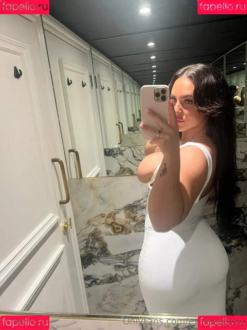 Eve Sophie Onlyfans Photo Gallery 
