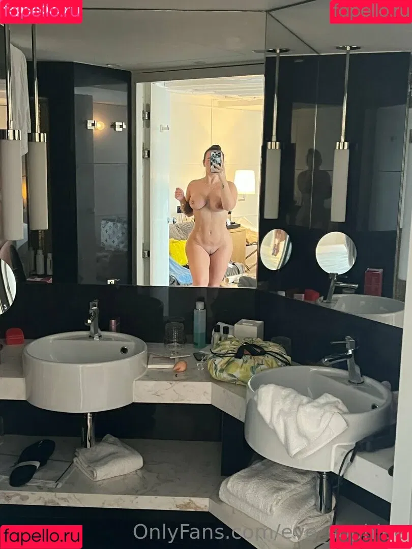 Eve Sophie Onlyfans Photo Gallery 