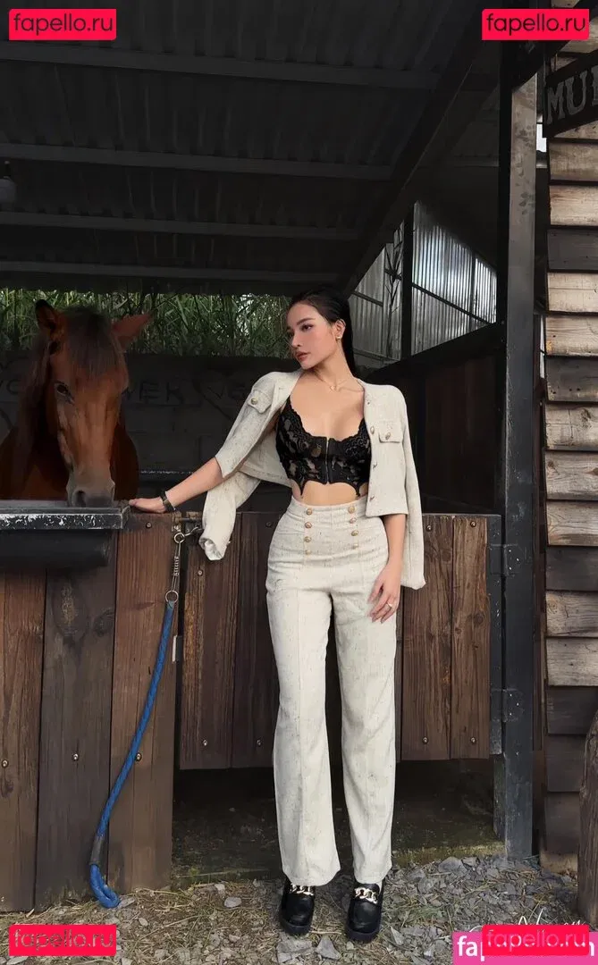 Kim Chi Onlyfans Photo Gallery 