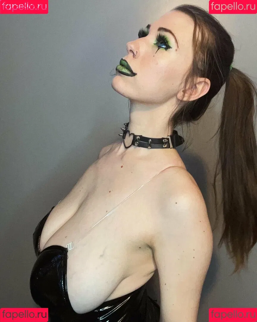 Kelly Louis Onlyfans Photo Gallery 
