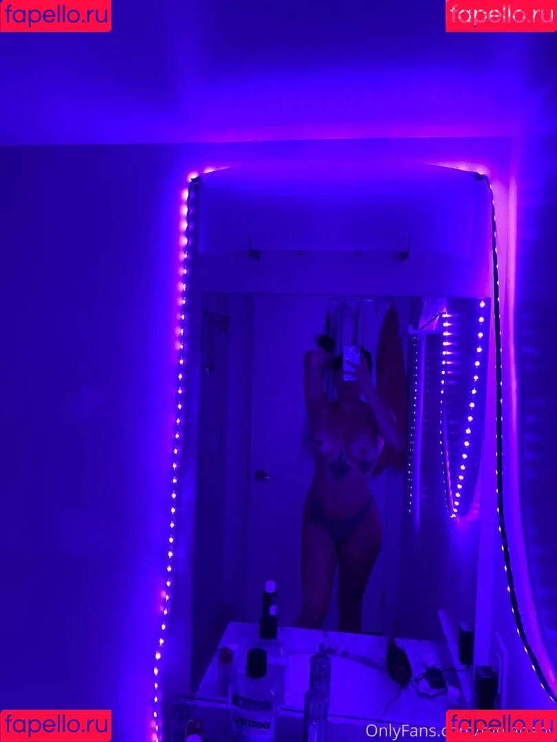 Mela Baby Onlyfans Photo Gallery 