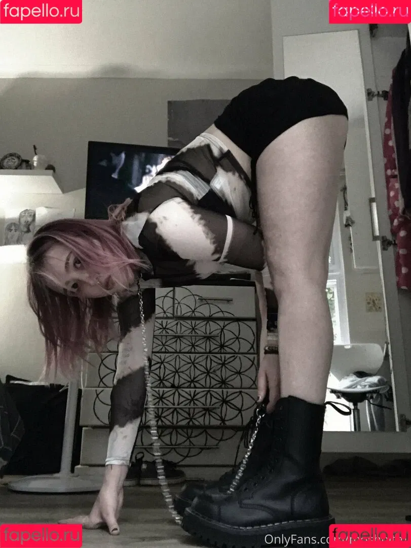 Moshpitmi Onlyfans Photo Gallery 