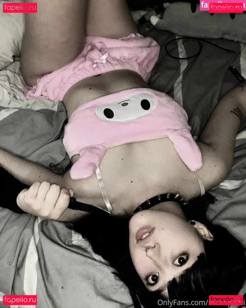 Moshpitmi Onlyfans Photo Gallery 