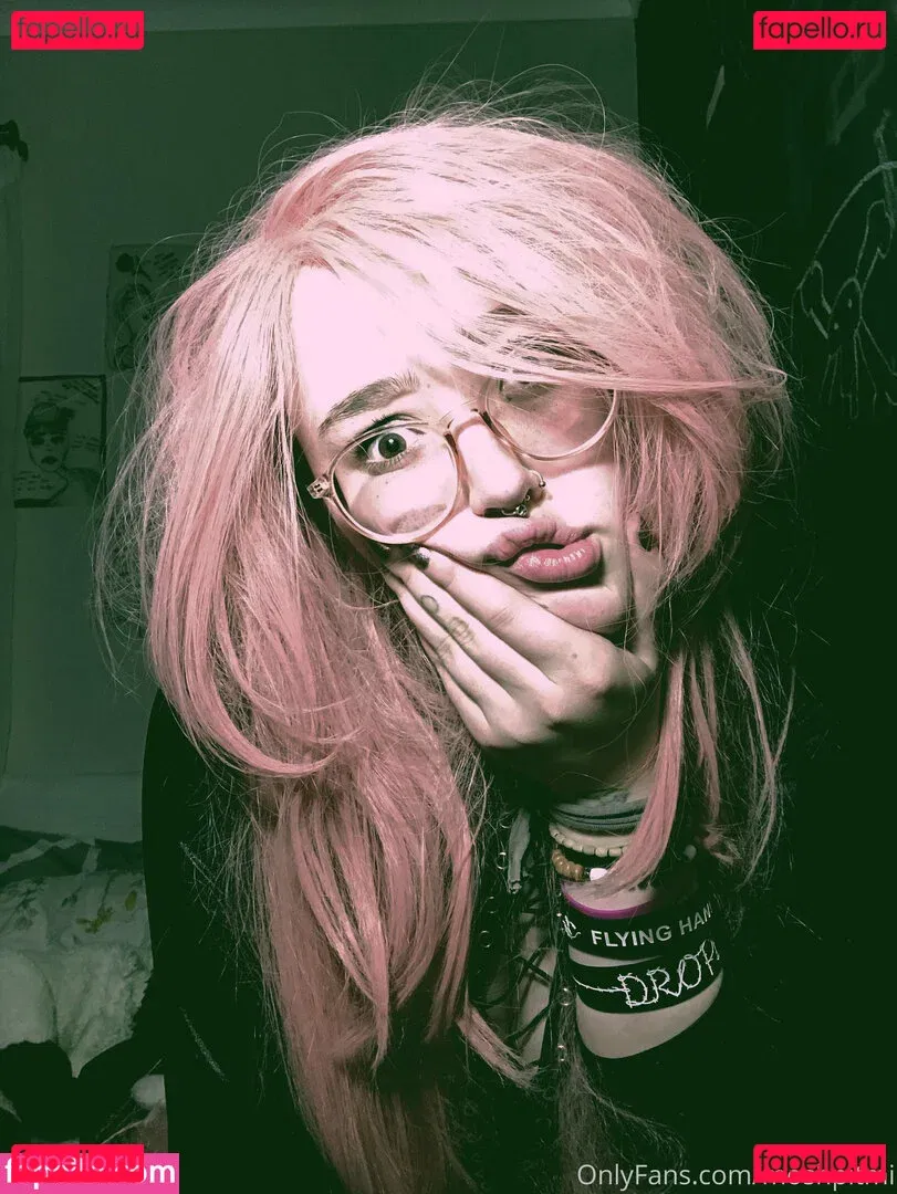 Moshpitmi Onlyfans Photo Gallery 