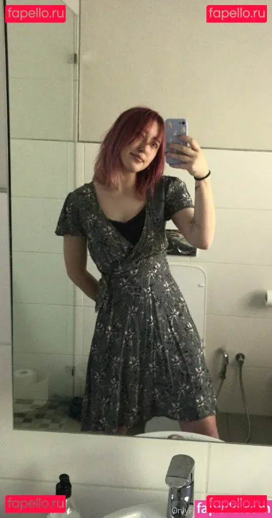 Moshpitmi Onlyfans Photo Gallery 