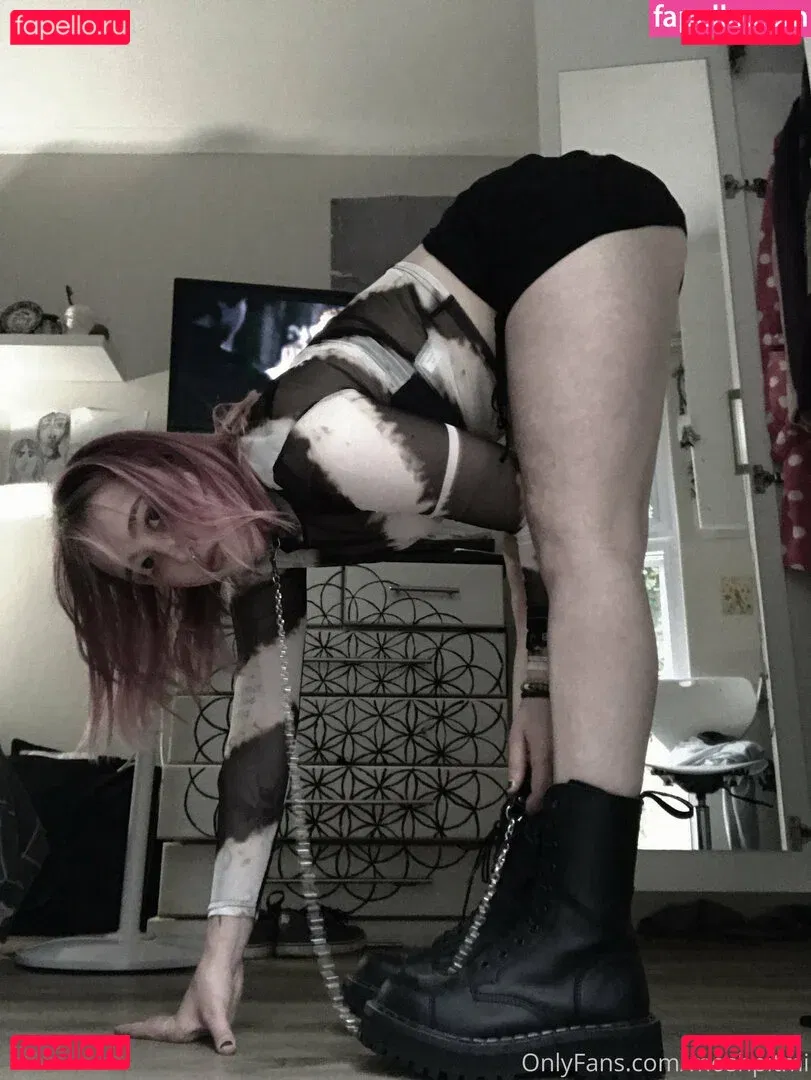 Moshpitmi Onlyfans Photo Gallery 