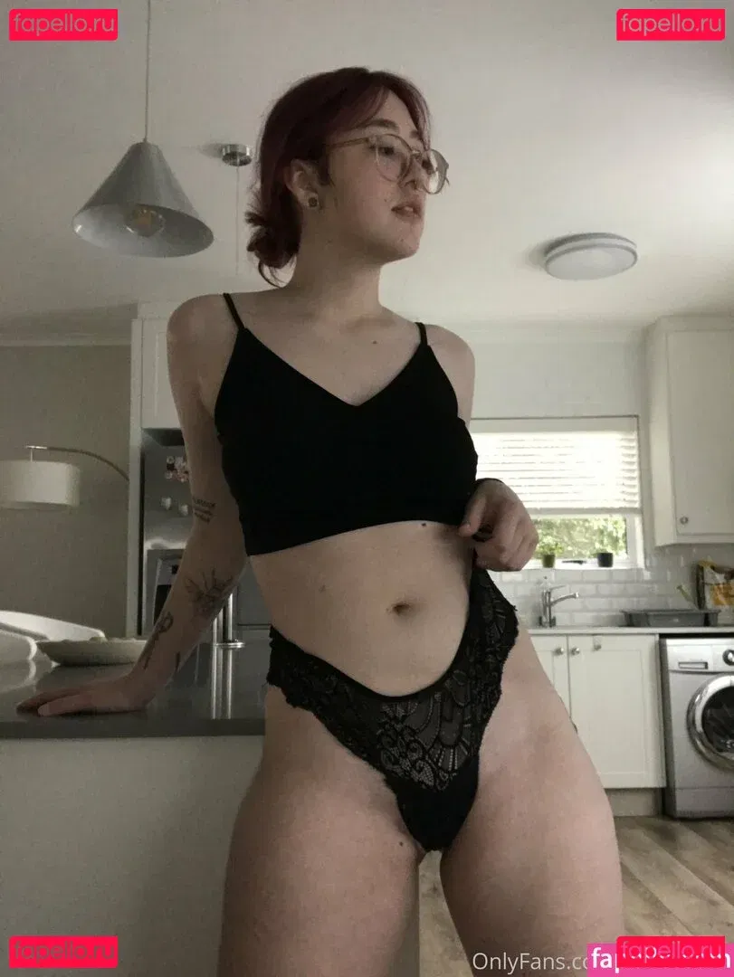 Moshpitmi Onlyfans Photo Gallery 