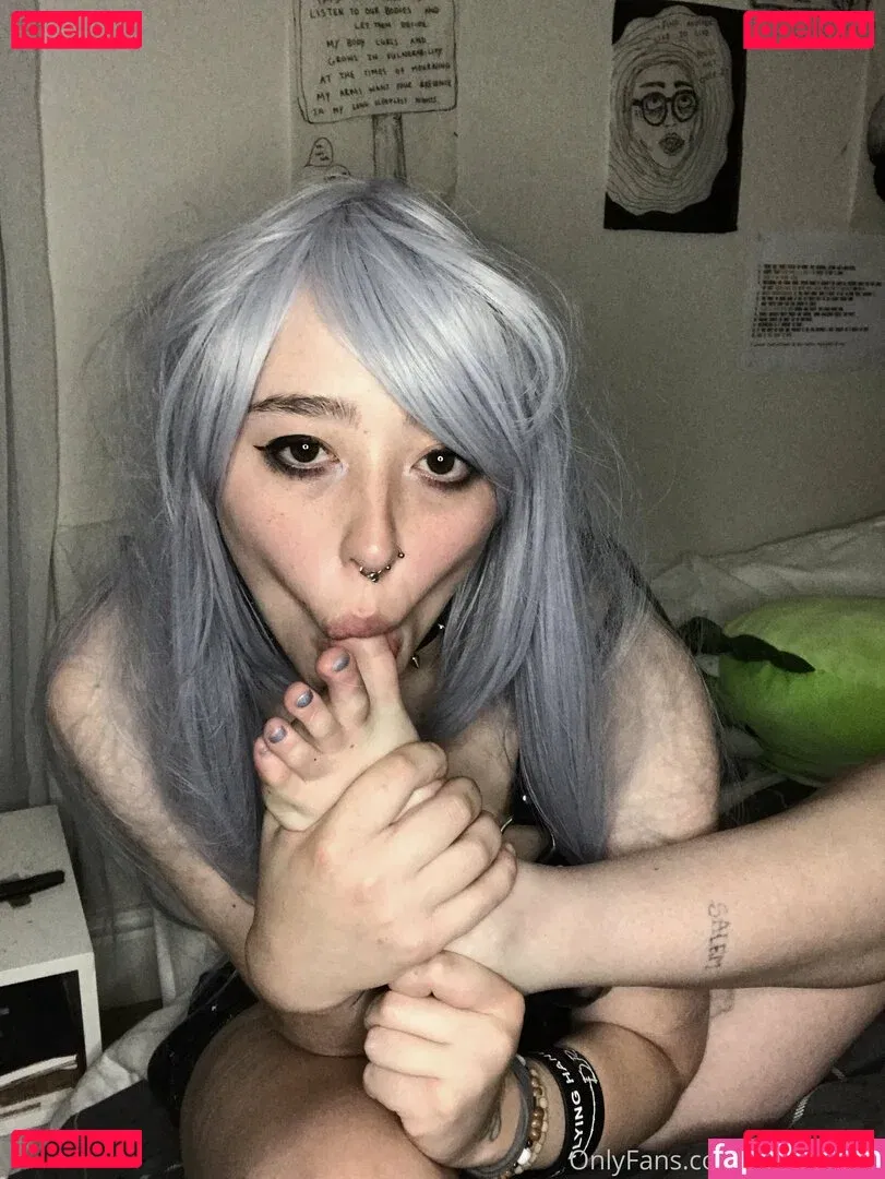 Moshpitmi Onlyfans Photo Gallery 