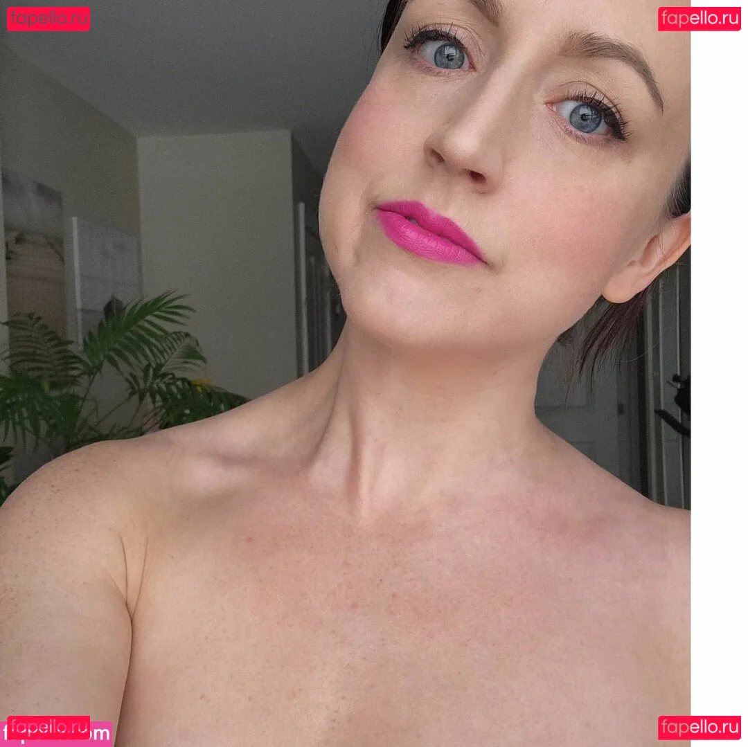 Emma Orchid Onlyfans Photo Gallery 