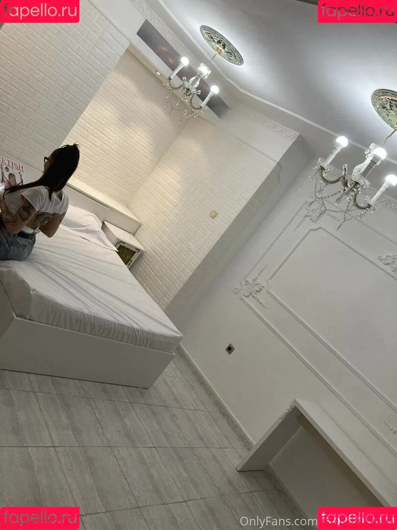 Emona Onlyfans Photo Gallery 