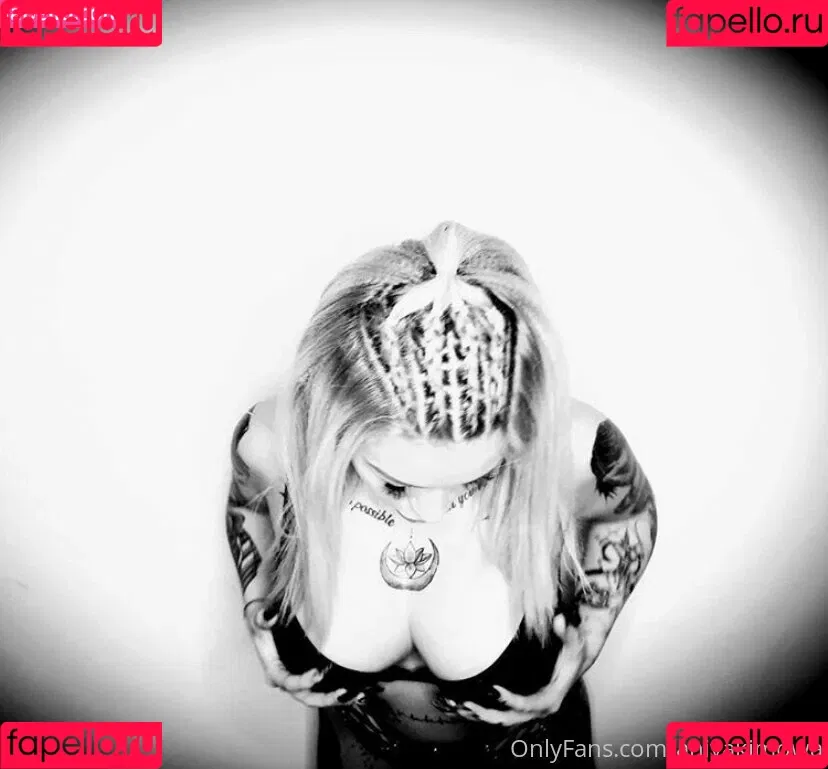 Emona Onlyfans Photo Gallery 