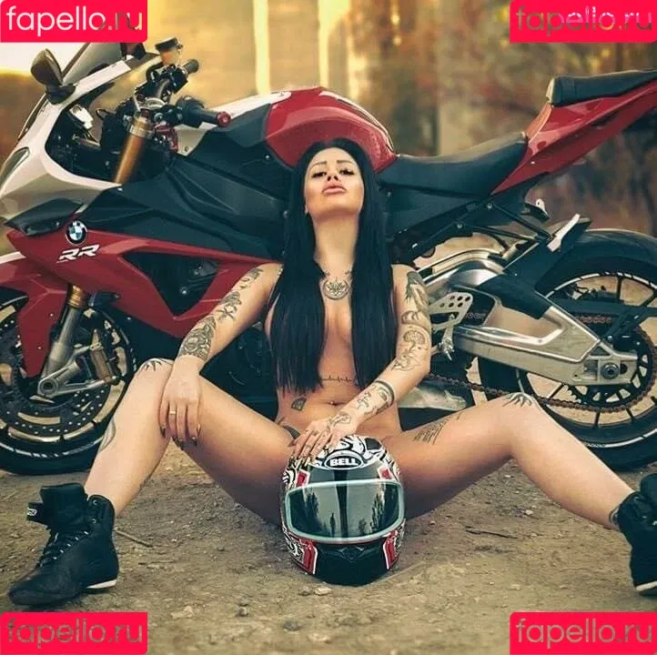 Emona Onlyfans Photo Gallery 