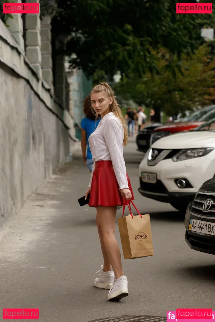 Regan Budimir Onlyfans Photo Gallery 