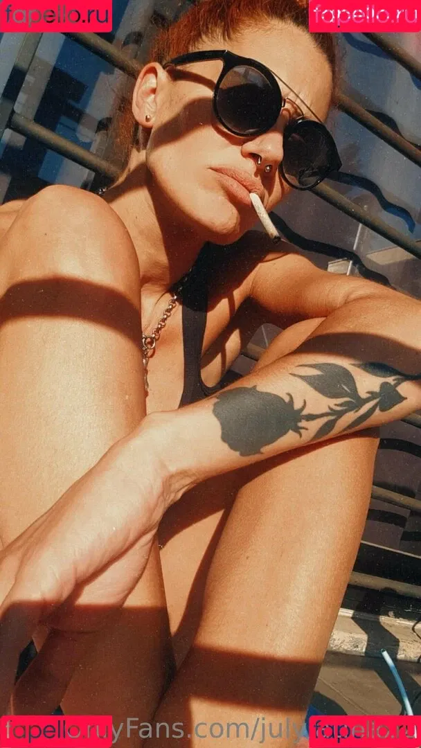juliaredlove Onlyfans Photo Gallery 