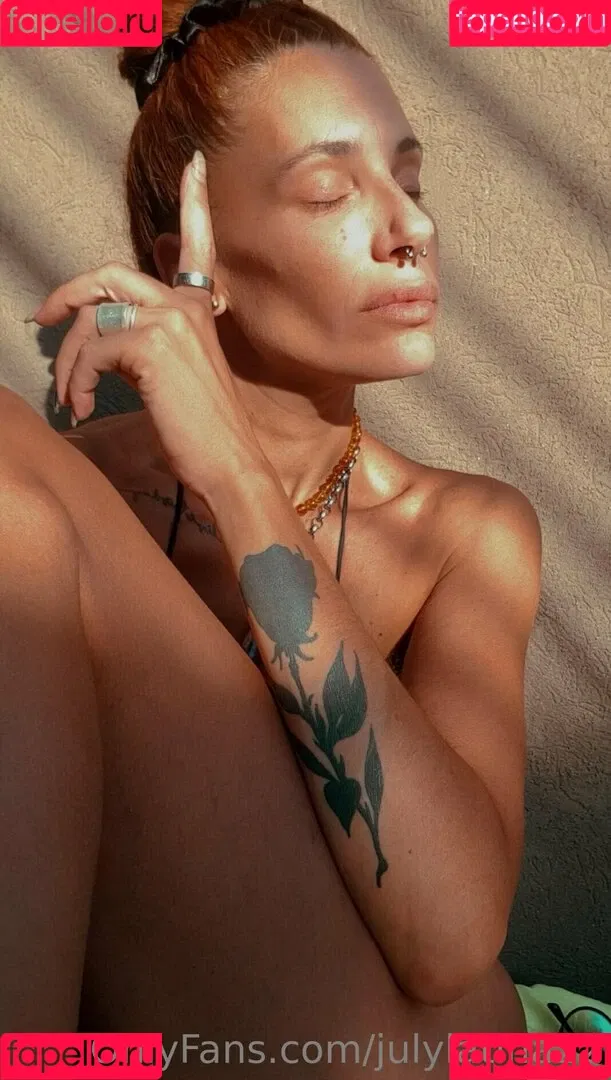 juliaredlove Onlyfans Photo Gallery 