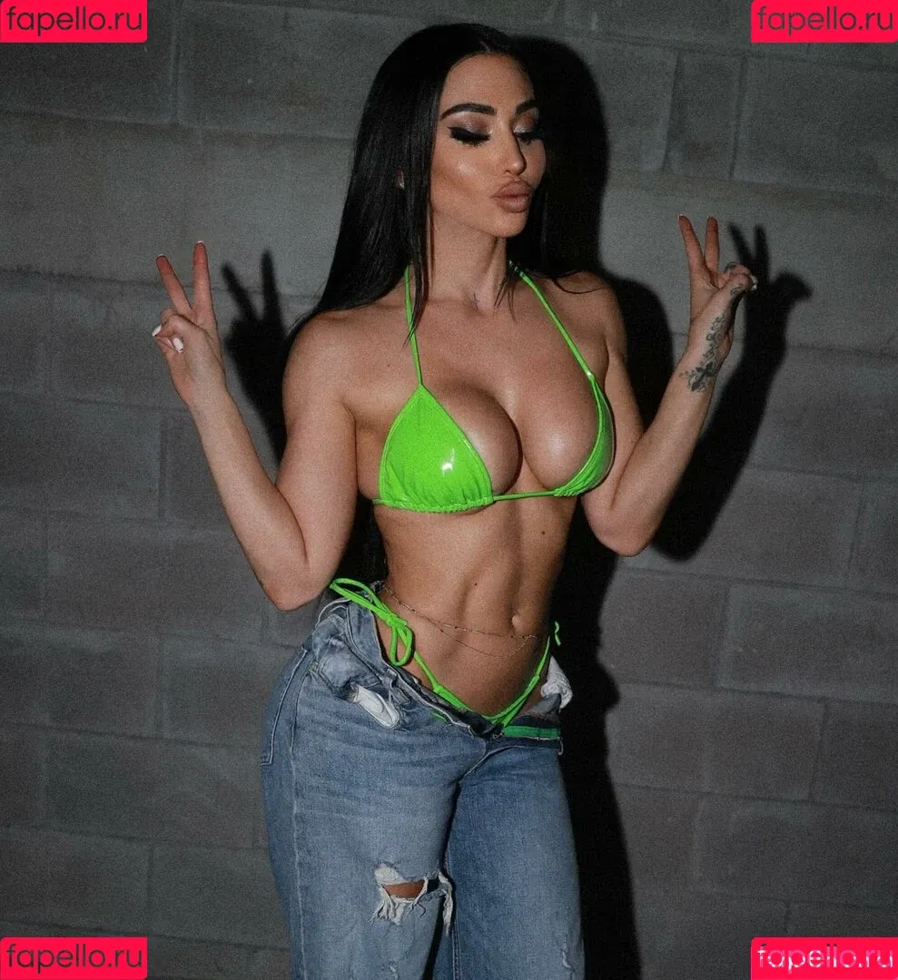 Melissa G Onlyfans Photo Gallery 