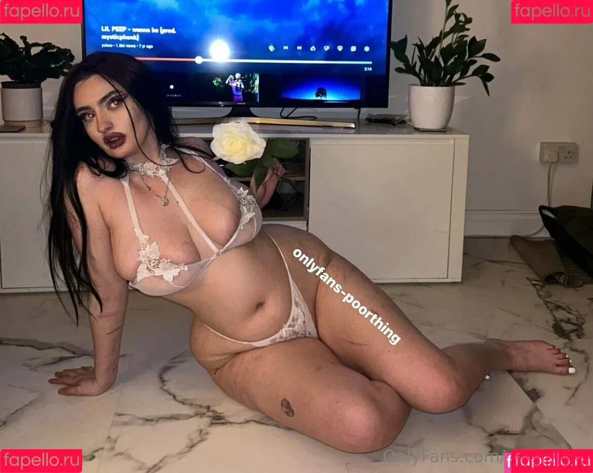 poorthing Onlyfans Photo Gallery 