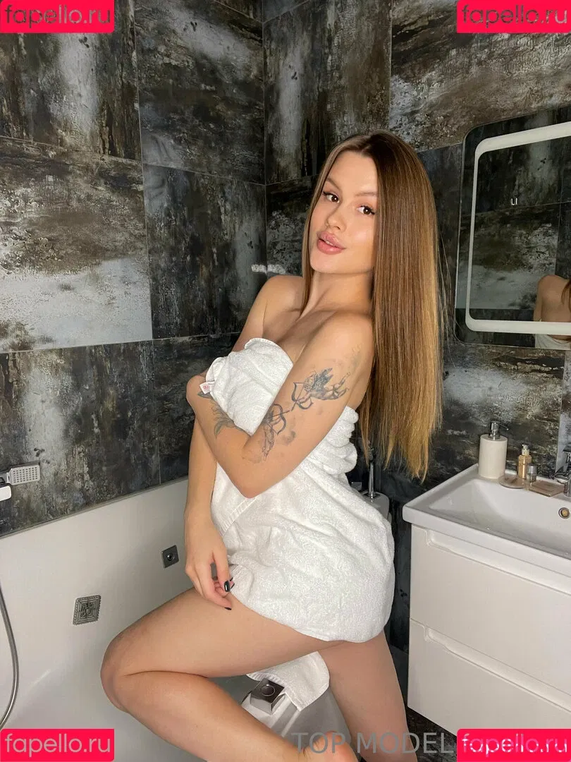 kissasshly Onlyfans Photo Gallery 
